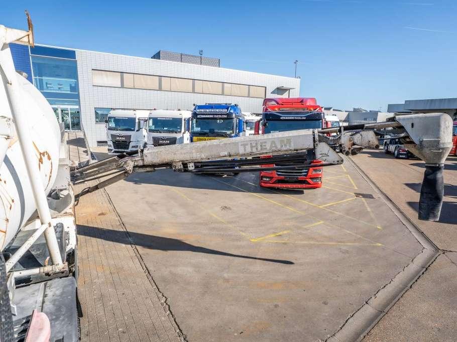 Man TGS 32.360 BB+LIEBHERR 8m3+TAPIS THEAMS 12m Foto 3