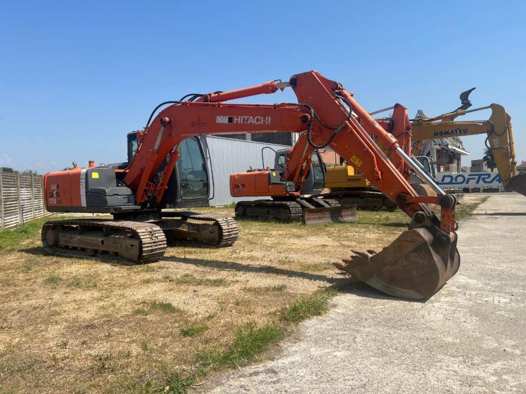 Hitachi ZX130LCN-3 Foto 3