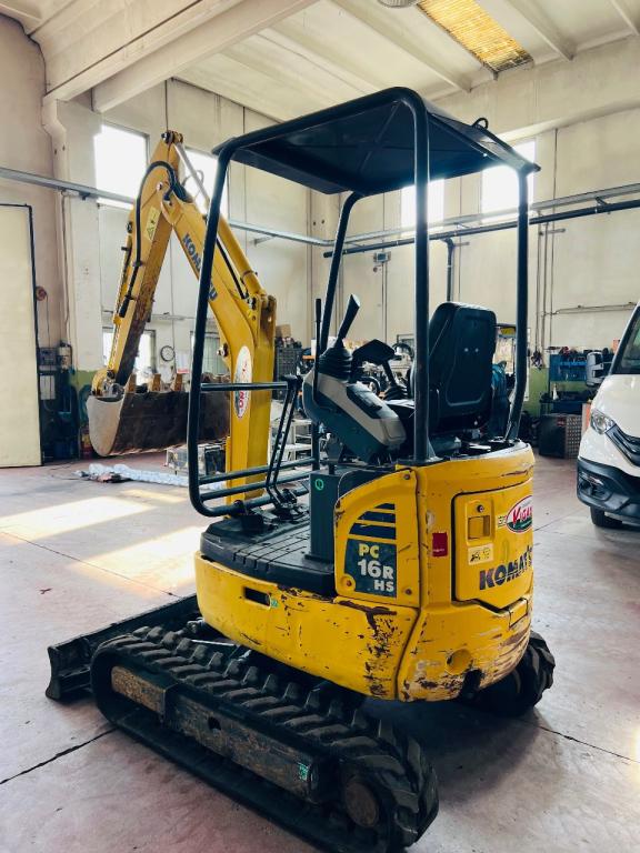 Komatsu PC16R Foto 5
