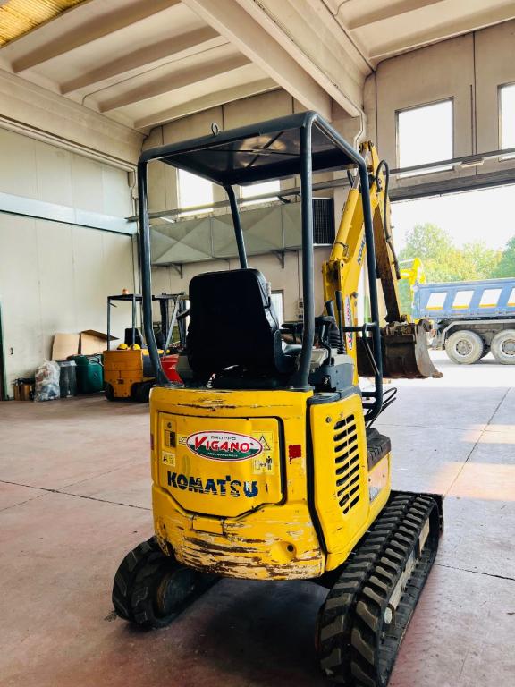 Komatsu PC16R Foto 6