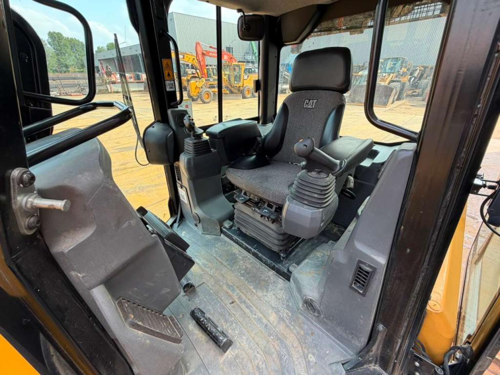 Caterpillar D4 LGP 15A (D6K / D6K2) Foto 22