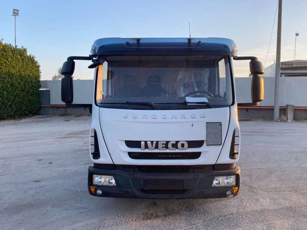 Iveco Camion con gancho Foto 4