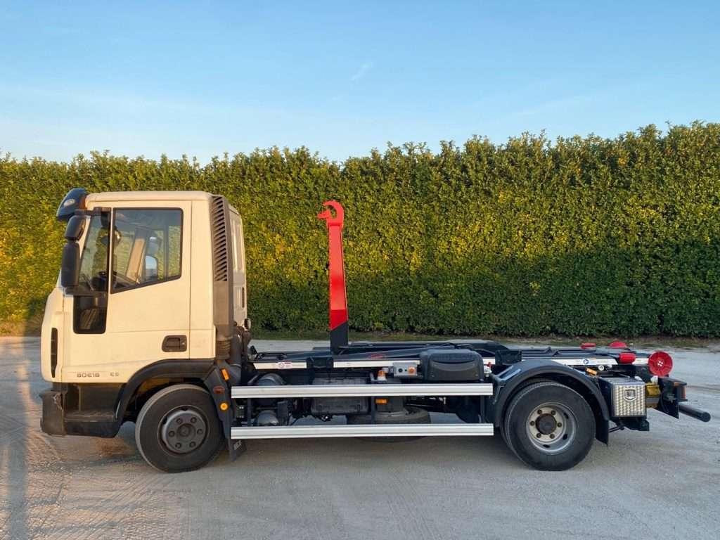 Iveco Camion con gancho Foto 6