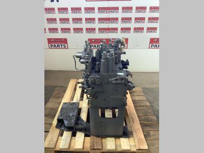 Distribuidor hidraulico para Hitachi ZX135-5 vendida por Massucco T. Srl Area Ricambi
