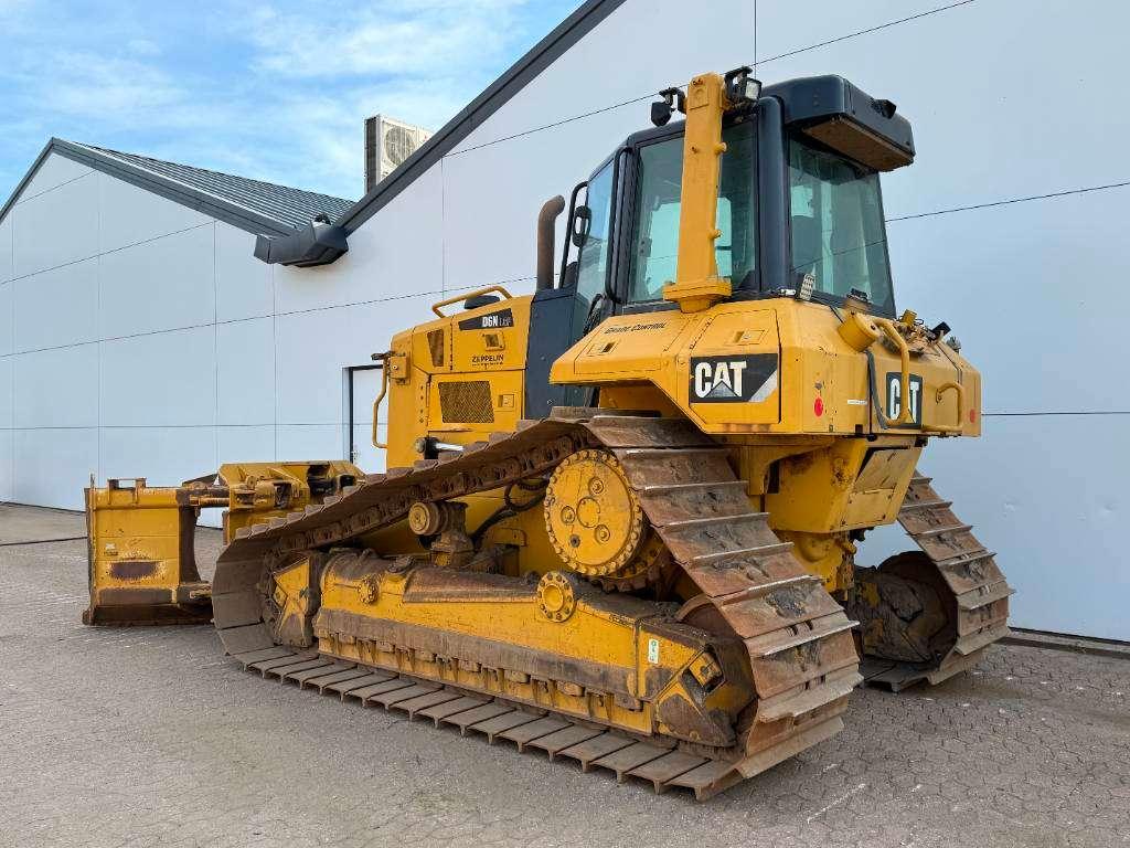 Caterpillar D6N LGP - German Machine / Folding Blade Foto 3