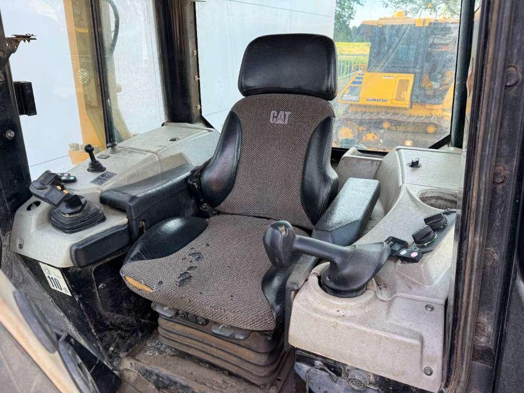 Caterpillar D6N LGP - German Machine / Folding Blade Foto 8
