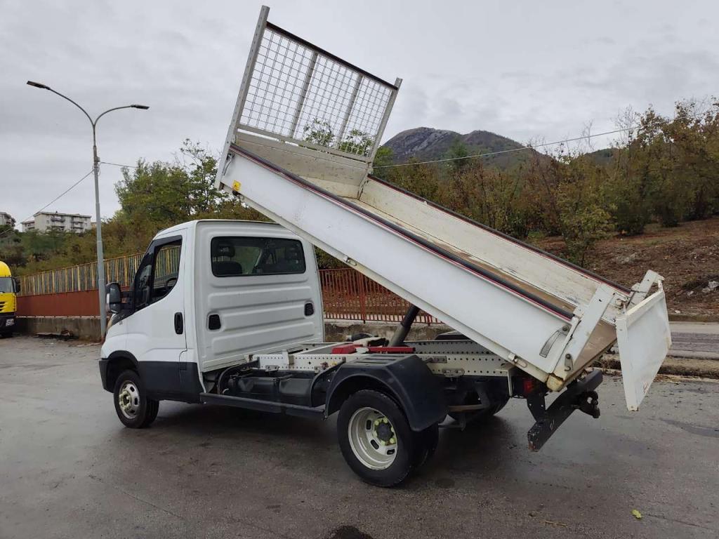 Iveco DAILY 35-140 Foto 24