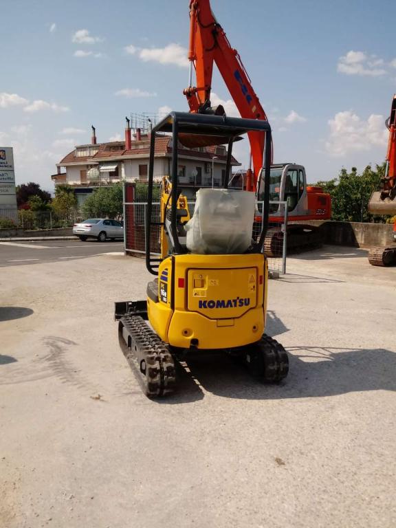 Komatsu PC16R-3HS Foto 2
