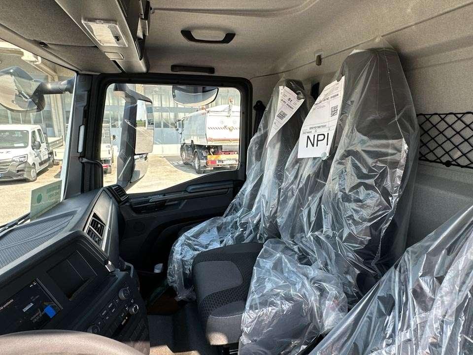 Man TGM 13.250 4x4 Foto 16