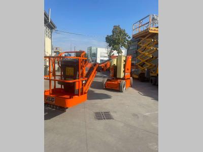 JLG E300AJP vendida por Centro Usato Srl