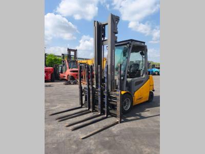 Jungheinrich EFG550S vendida por Uni.Trucks Srl