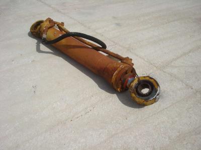 Pistón de rotación de la cuchara para Fiat Allis FE 18 vendida por OLM 90 Srl