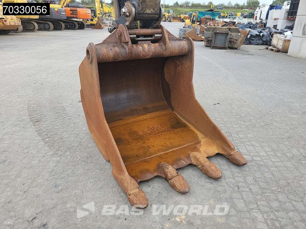 Volvo EW210 D Outrigers + Blade Foto 18