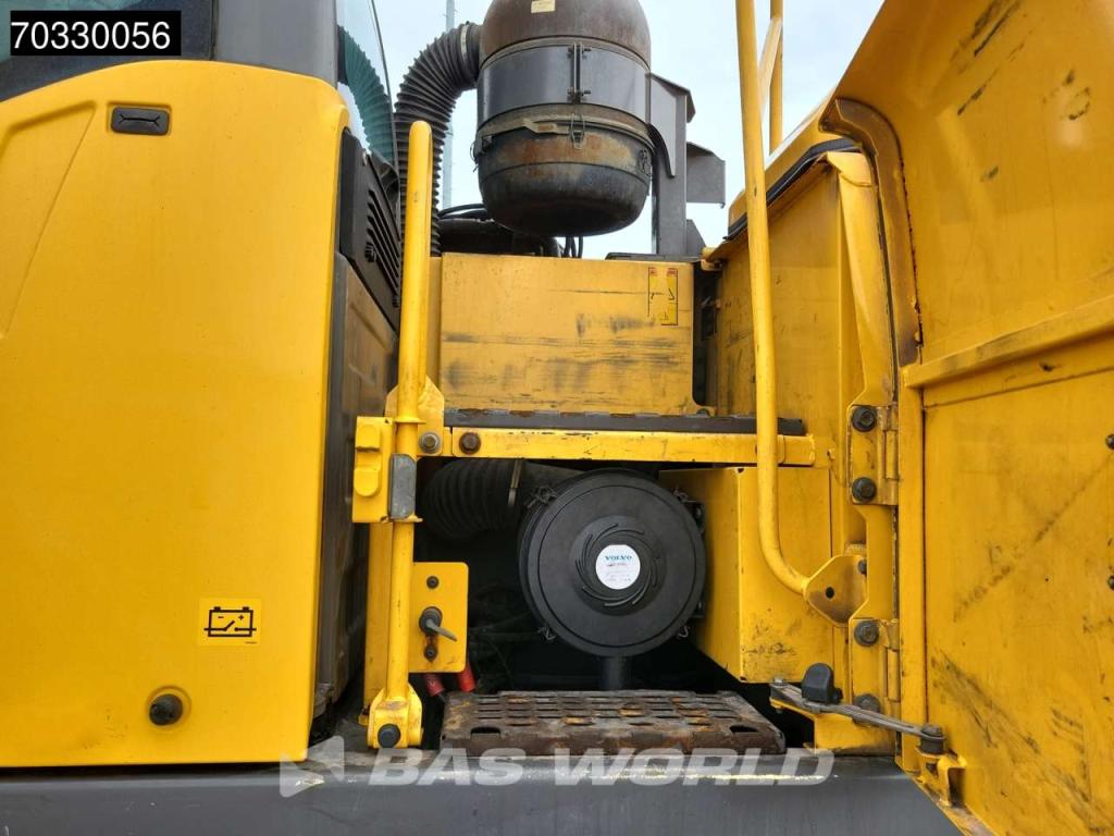 Volvo EW210 D Outrigers + Blade Foto 27