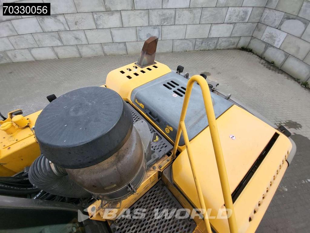 Volvo EW210 D Outrigers + Blade Foto 28
