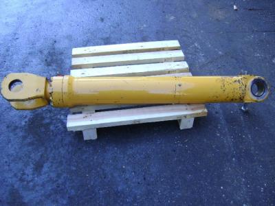 Cilndro de levantamiento para Liebherr 632 vendida por PRV Ricambi Srl