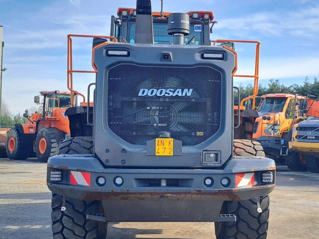 Doosan DL320-7 Foto 4