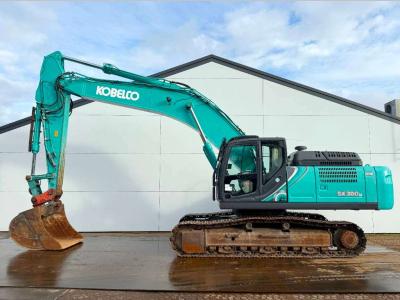 Kobelco SK350LC-10E - Hammer Lines / Quick Coupler vendida por Boss Machinery