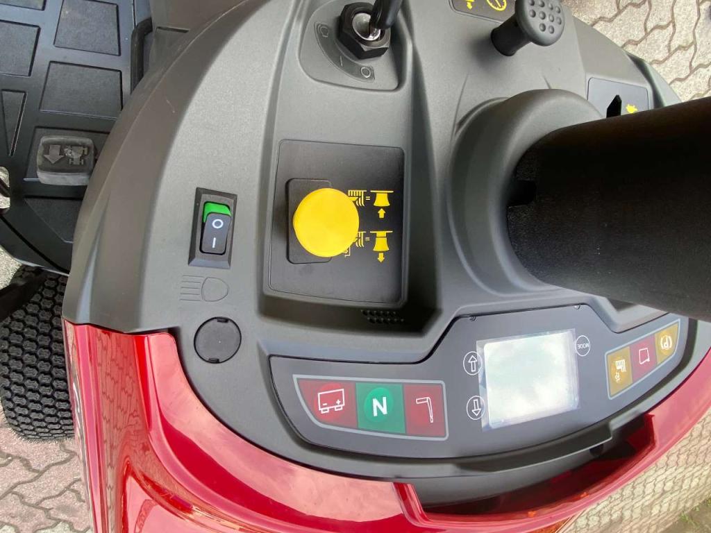 Castelgarden XHT 240 4WD - TRAZIONE INTEGRALE Foto 15