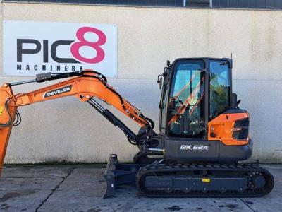 Develon DX62R-7 vendida por Pic8 Srl