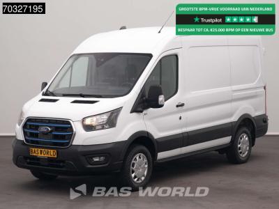 Ford e-Transit 184pk Elektrisch 68kWh 317km WLTP L2H2 Navi Airco Cruise Parkeersensoren v+a SYNC4-Displa vendida por BAS World B.V.