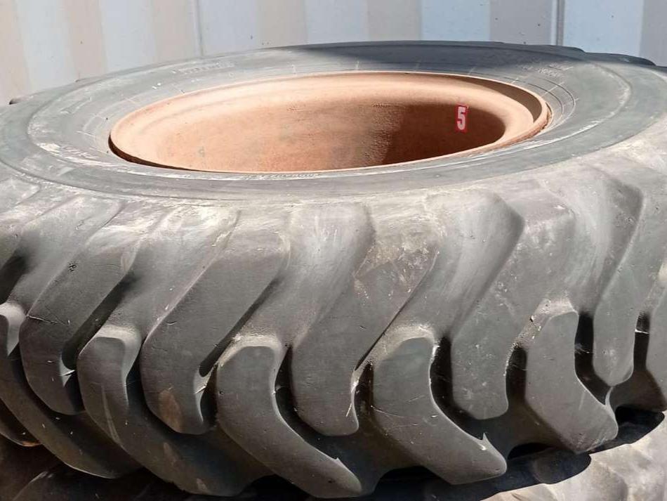 Pirelli FUORISTRADA 16.00-24 CON CERCHI Foto 1
