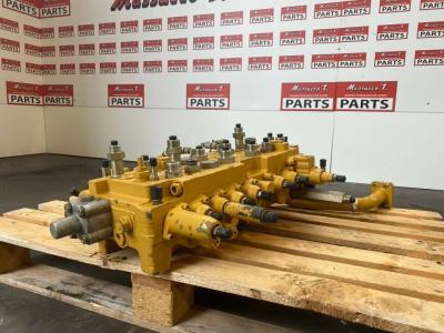 Distribuidor hidraulico para Caterpillar 315 / 317 vendida por Massucco T. Srl Area Ricambi
