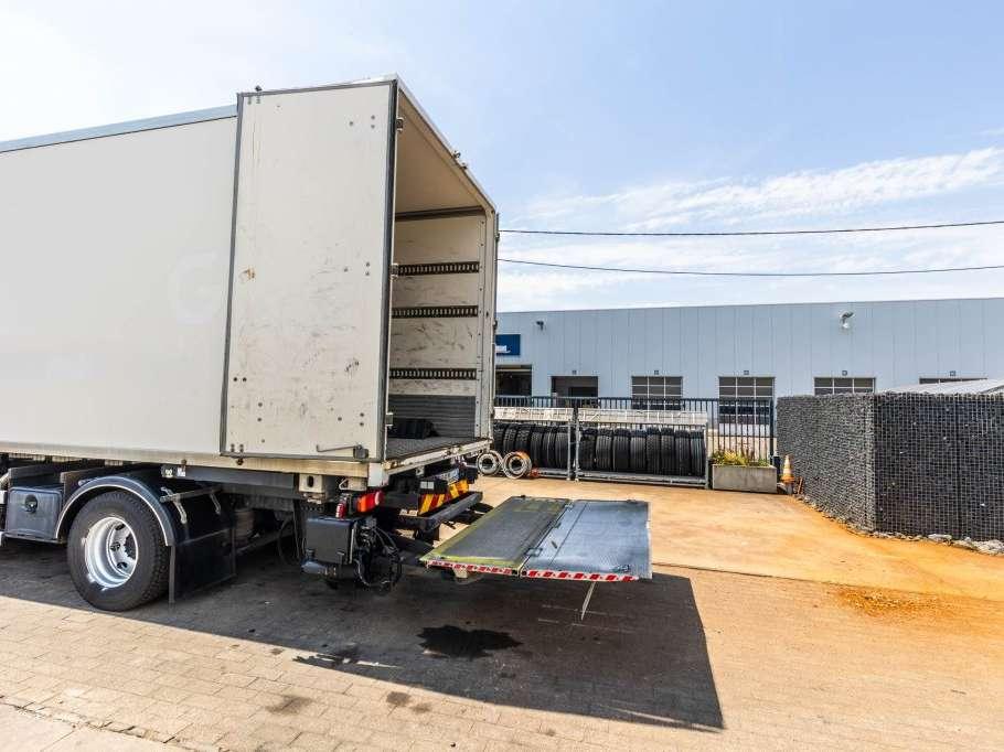Renault D14 250 + DHOLLANDIA Foto 9