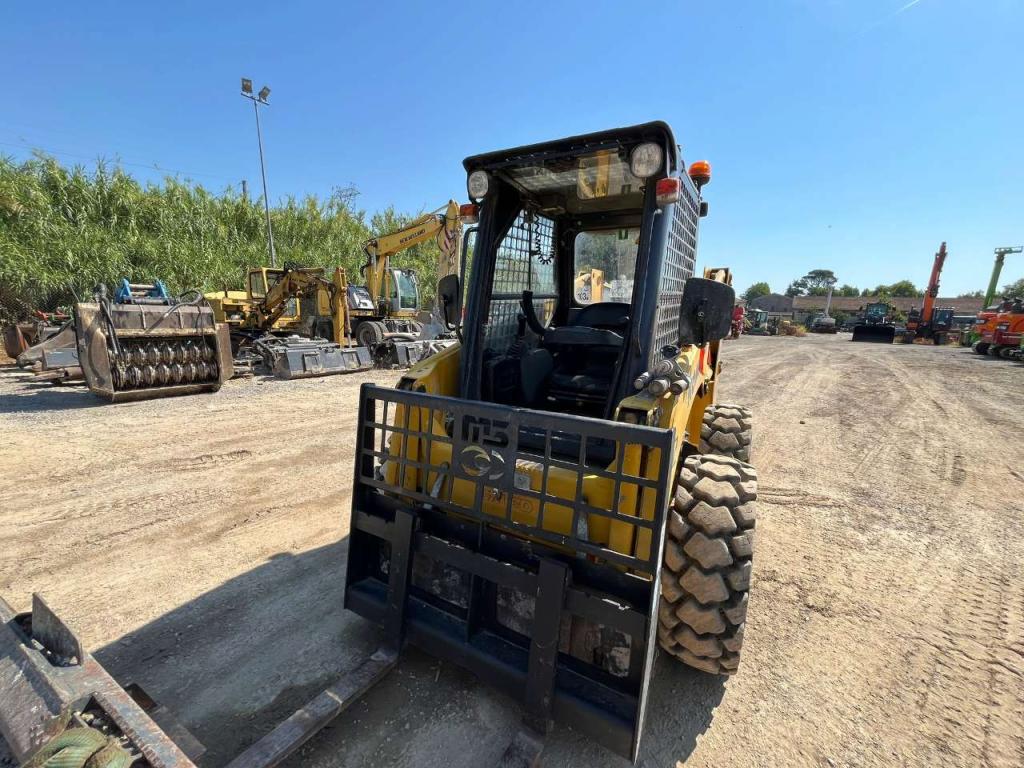 Komatsu SK 815 Foto 7