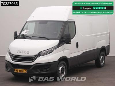 Iveco Daily 35S18 3.0L Automaat 180PK 3,5t Trekhaak L2H2 LED Navi Airco Cruise Camera Euro6 L2 Airco Trek vendida por BAS World B.V.