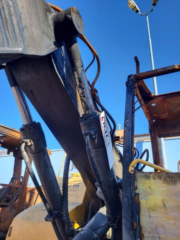 Volvo boom cylinder 14615026 for Volvo EW160E, EW160D Foto 4