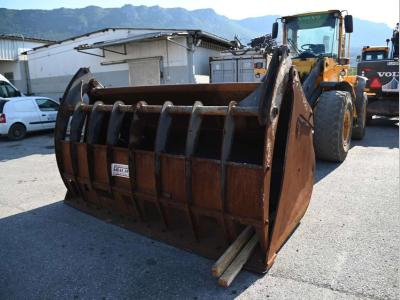 Trevi Benne pin-on 3000 mm with hydraulic grab vendida por Balavto