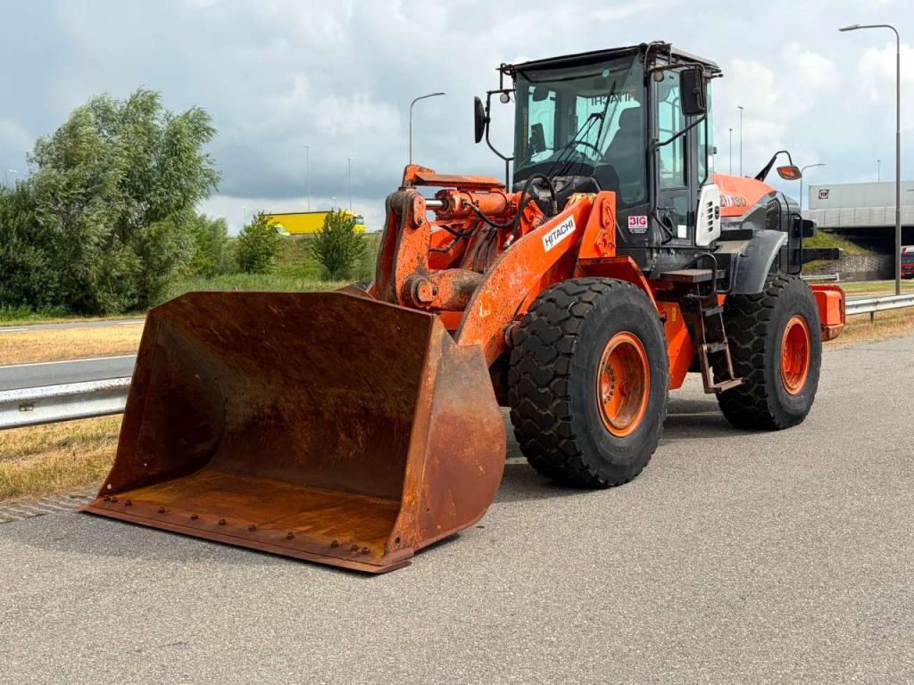 Hitachi ZW180-5B Foto 2