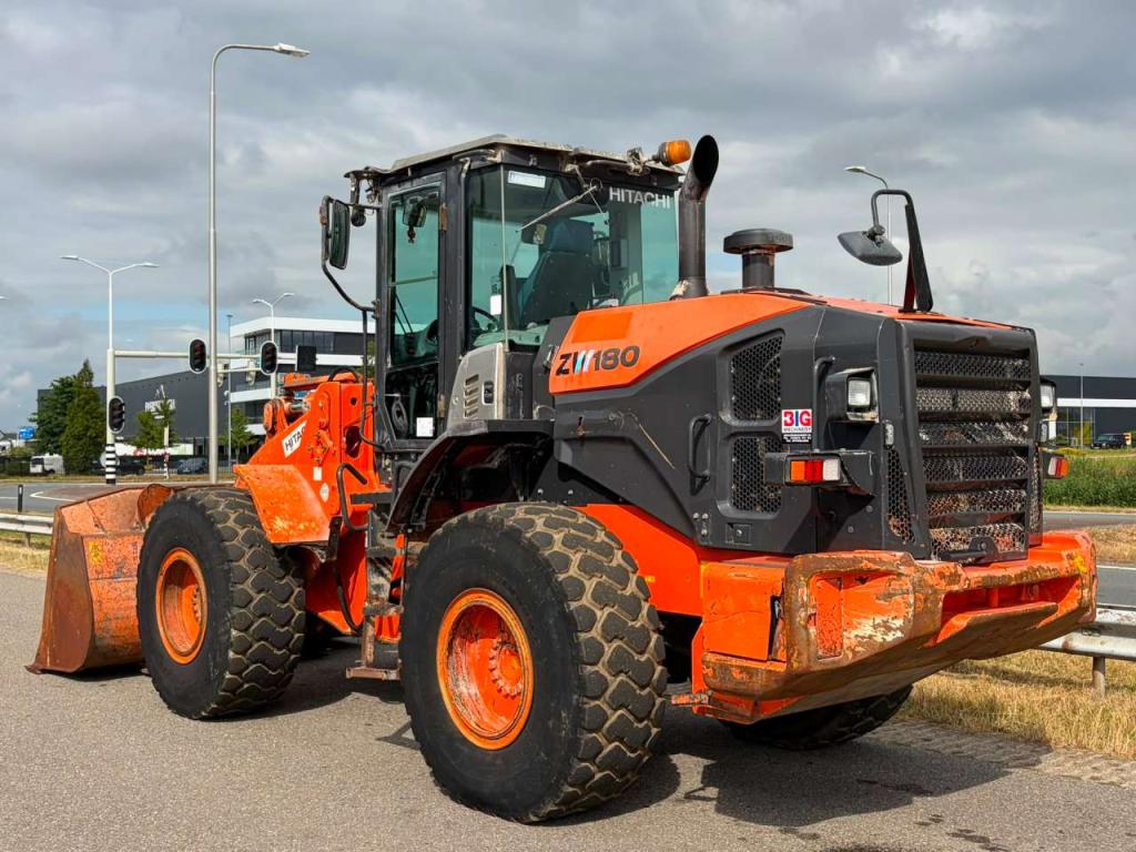 Hitachi ZW180-5B Foto 3