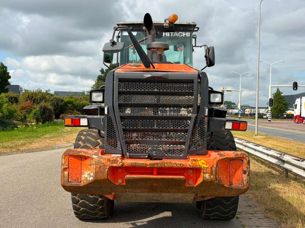 Hitachi ZW180-5B Foto 4