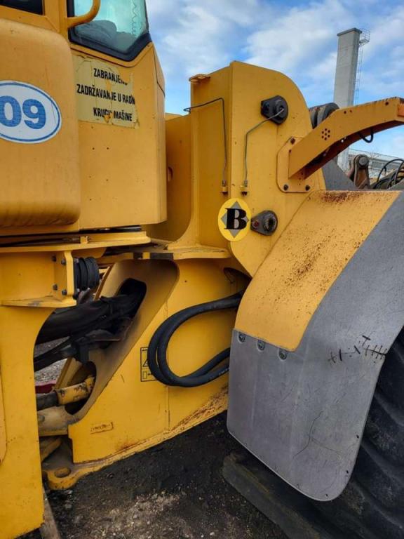 Volvo front frame VOE11177610 for Volvo L110E, L120E Foto 1
