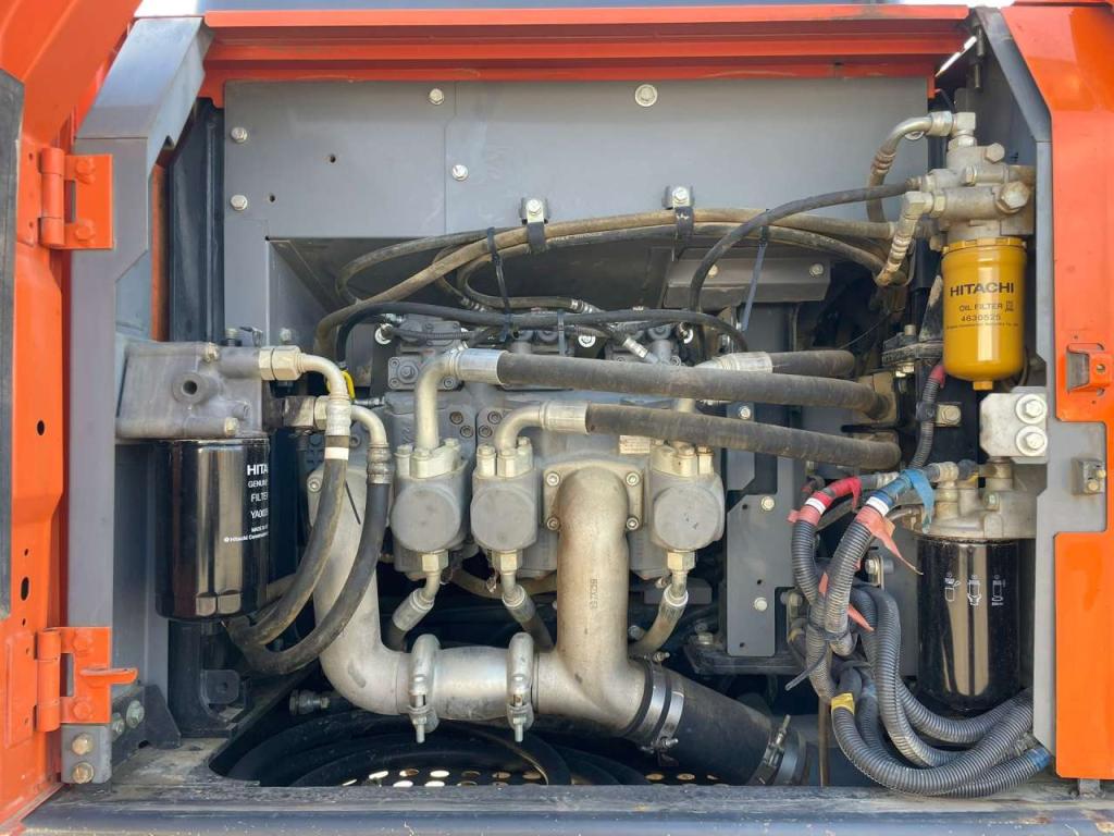 Hitachi ZX210LC-6 Foto 29