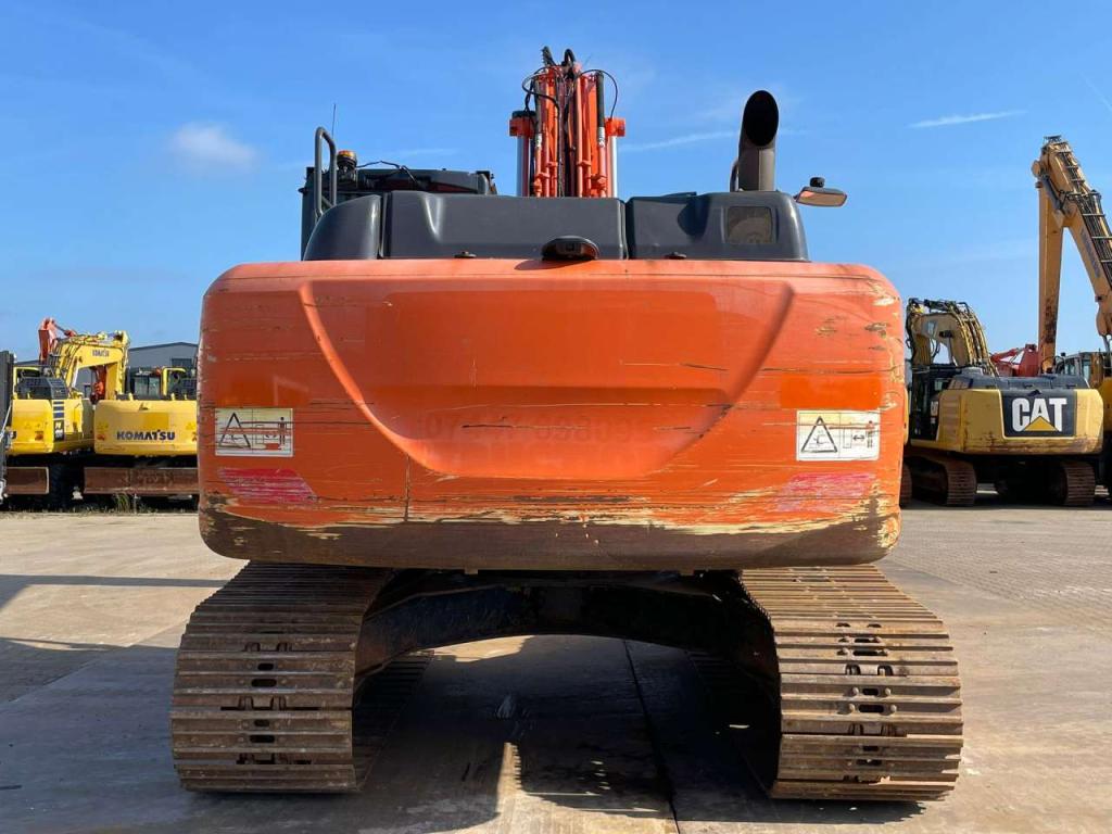 Hitachi ZX210LC-6 Foto 3