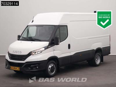 Iveco Daily 35C18 3.0L Automaat Dubbellucht L2H2 3,5t Trekhaak 180PK Airco Cruise Euro6 L2 A/C Towbar Cru vendida por BAS World B.V.