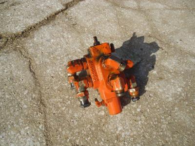 Válvula para sistema hidráulico martillo para Fiat Hitachi EX215 vendida por OLM 90 Srl