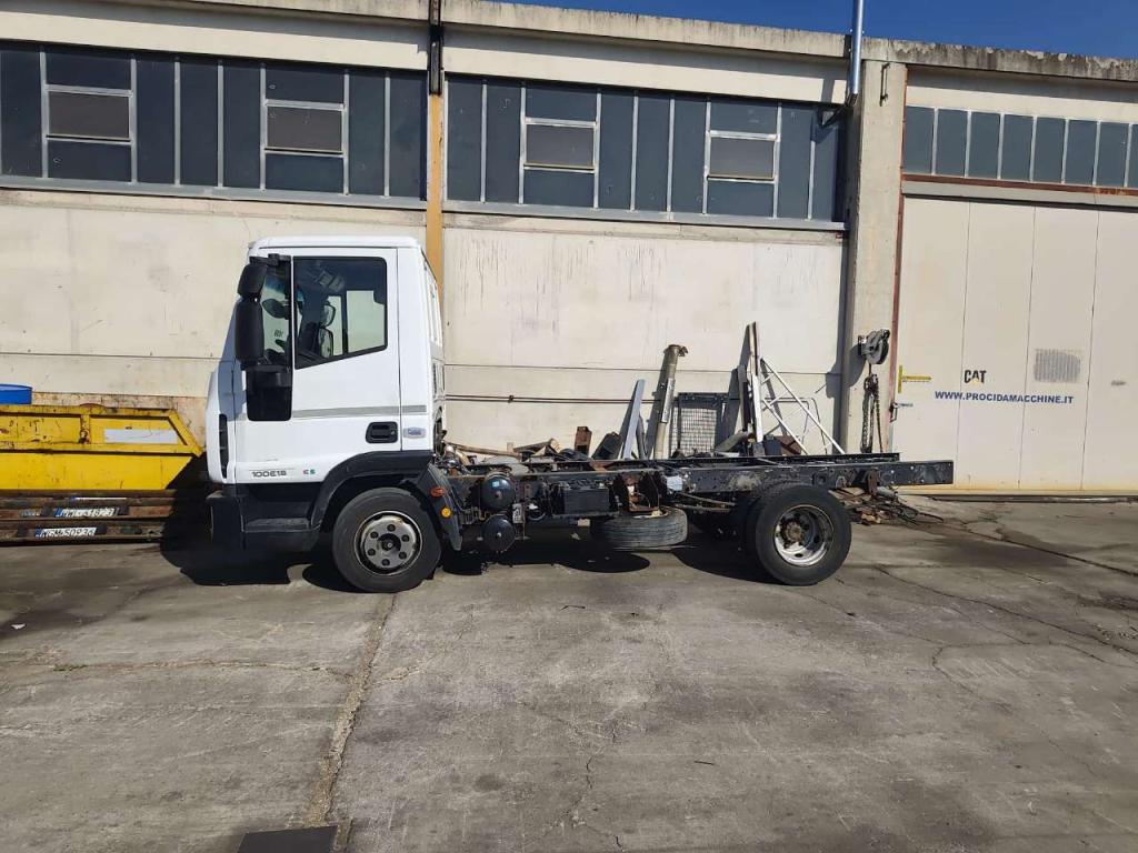 Iveco EUROCARGO 100E18 Foto 3