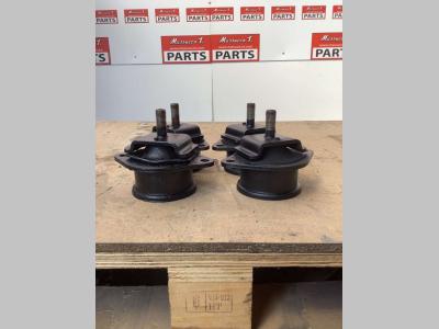 Base de cabina para Hitachi ZX160LC vendida por Massucco T. Srl Area Ricambi