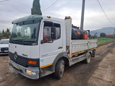 Mercedes-Benz MB100.17 vendida por Palcon di Palma Gianni
