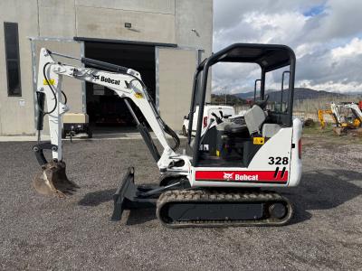 Bobcat 328 vendida por D.F. Car di Franco e Giuseppe