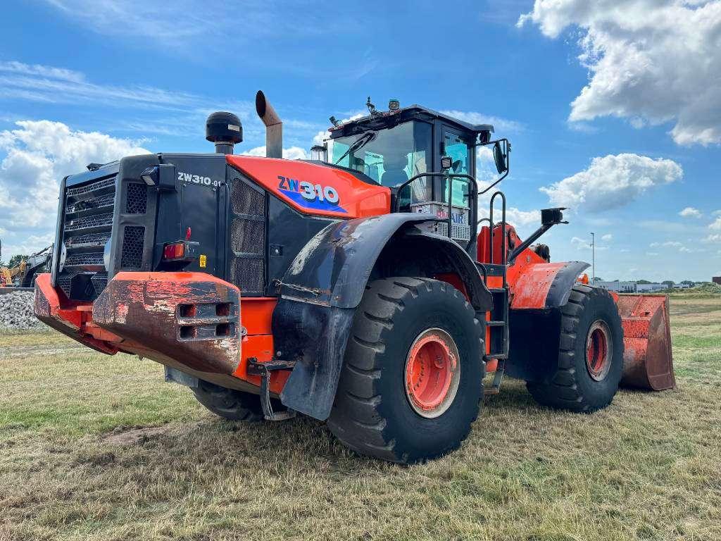 Hitachi ZX310-6 - 3rd Function / Automatic Greasing Foto 5