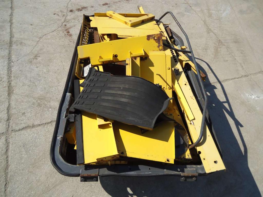 Capó y panel de carrocería para New Holland 385B Foto 2