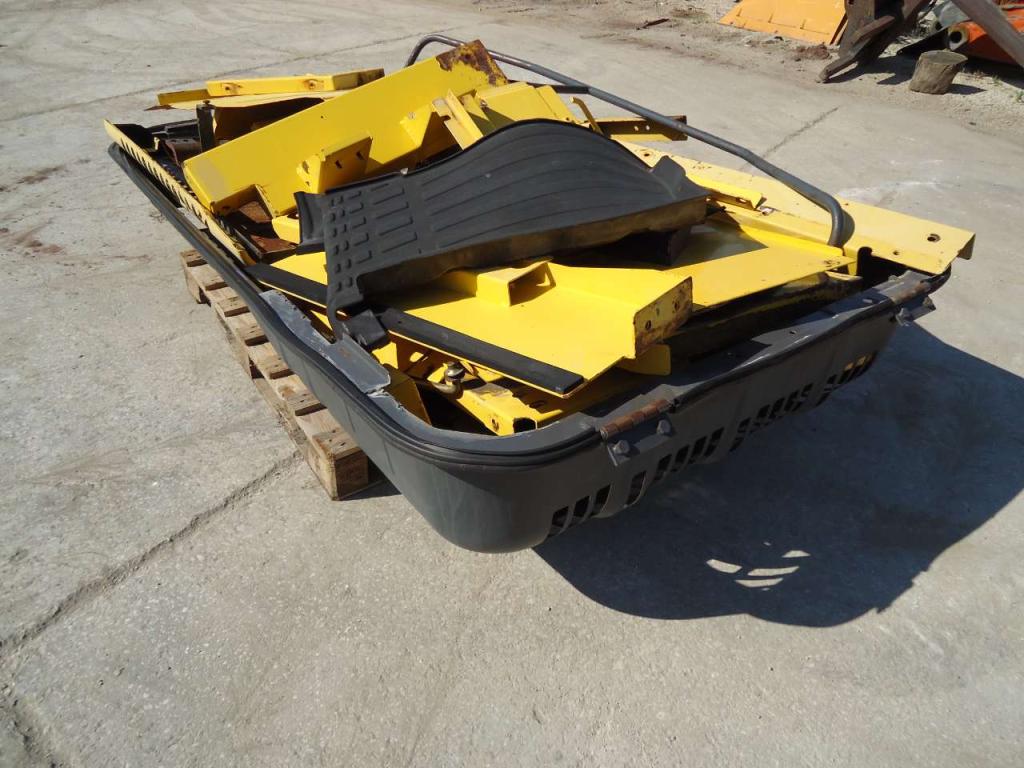 Capó y panel de carrocería para New Holland 385B Foto 4