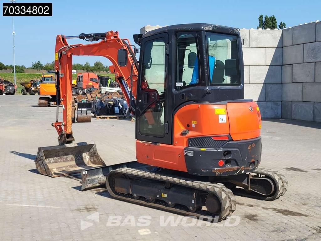Kubota U36 -4 3 Buckets Foto 5