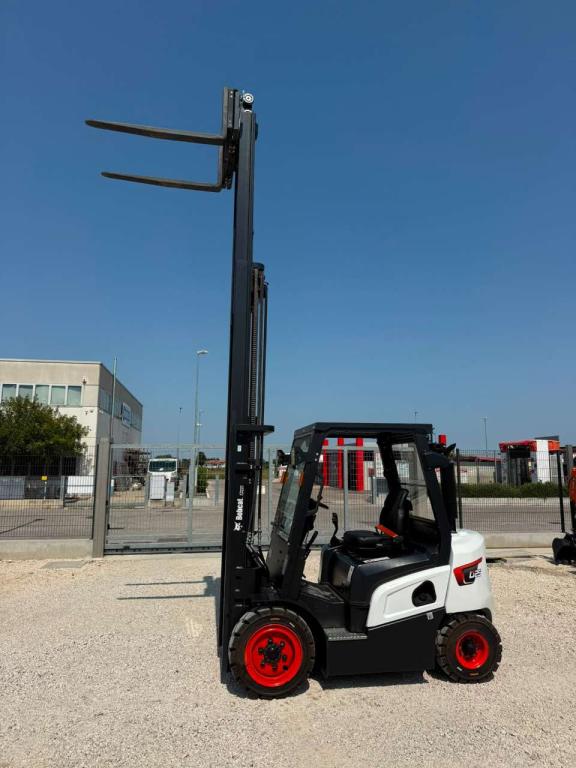 Bobcat D25NXP (NUOVO) Foto 1