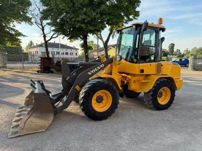 Volvo L 35 GS vendida por Trazzi Macchine Srl